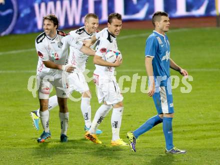 Fussball Bundesliga. RZ Pellets WAC gegen SV Scholz Groedig. Torjubel Michael Liendl, Manuel Kerhe, Joachim Standfest (WAC). Wolfsberg, 2.11.2013.
Foto: Kuess

---
pressefotos, pressefotografie, kuess, qs, qspictures, sport, bild, bilder, bilddatenbank