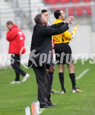 Fussball. Regionalliga. Austria Klagenfurt gegen Vorwaerts Steyr. Trainer Joze Prelogar (Austria Klagenfurt). Klagenfurt, 2.11.2013.
Foto: Kuess 
---
pressefotos, pressefotografie, kuess, qs, qspictures, sport, bild, bilder, bilddatenbank