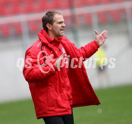 Fussball. Regionalliga. Austria Klagenfurt gegen Vorwaerts Steyr. Trainer Andreas Milot (Vorwaerts Steyr). Klagenfurt, 2.11.2013.
Foto: Kuess 
---
pressefotos, pressefotografie, kuess, qs, qspictures, sport, bild, bilder, bilddatenbank