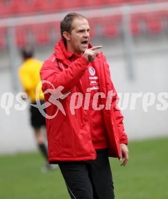 Fussball. Regionalliga. Austria Klagenfurt gegen Vorwaerts Steyr. Trainer Andreas Milot (Vorwaerts Steyr). Klagenfurt, 2.11.2013.
Foto: Kuess 
---
pressefotos, pressefotografie, kuess, qs, qspictures, sport, bild, bilder, bilddatenbank