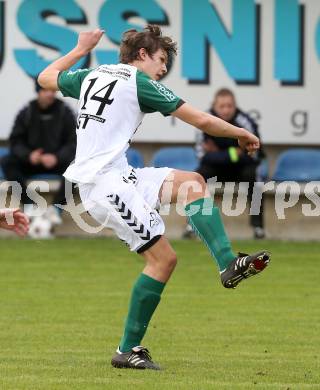 Fussball Kaerntner Liga. SV Feldkirchen/Oberglan gegen SV Spittal/Drau. Robert Thomas Tiffner (Feldkirchen/Oberglan). Feldkirchen, am 2.11.2013.
Foto: Kuess
---
pressefotos, pressefotografie, kuess, qs, qspictures, sport, bild, bilder, bilddatenbank