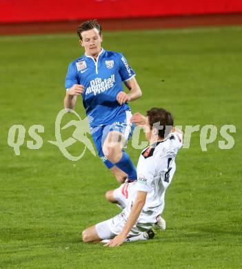 Fussball Bundesliga. RZ Pellets WAC gegen SV Scholz Groedig. Christian Falk, (WAC), Sascha Boller  (Groedig). Wolfsberg, 2.11.2013.
Foto: Kuess

---
pressefotos, pressefotografie, kuess, qs, qspictures, sport, bild, bilder, bilddatenbank