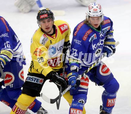 EBEL. Eishockey Bundesliga. EC VSV gegen UPC Vienna Capitals. Michael Forney,  (VSV), Mike Ouellette (Caps). Villach, am 3.11.2013.
Foto: Kuess 


---
pressefotos, pressefotografie, kuess, qs, qspictures, sport, bild, bilder, bilddatenbank