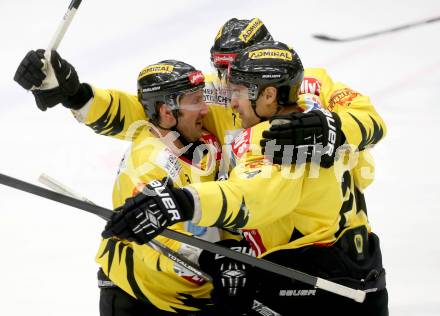 EBEL. Eishockey Bundesliga. EC VSV gegen UPC Vienna Capitals.  Torjubel Adrian Veideman, Jonathan Ferland, Sven Klimbacher (Caps). Villach, am 3.11.2013.
Foto: Kuess 


---
pressefotos, pressefotografie, kuess, qs, qspictures, sport, bild, bilder, bilddatenbank