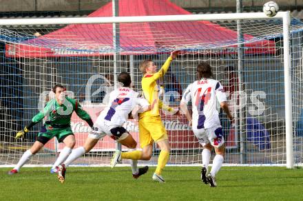 Fussball Regionalliga. SAK gegen KSV Amateure. Marcel Reichmann, Murat Veliu, Andrej Pecnik, (SAK), Thomas Hirschhofer  (KSV). Welzenegg, am 3.11.2013.
Foto: Kuess
---
pressefotos, pressefotografie, kuess, qs, qspictures, sport, bild, bilder, bilddatenbank