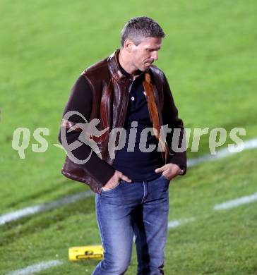 Fussball Bundesliga. RZ Pellets WAC gegen SV Scholz Groedig. Trainer Dietmar Kuehbauer (WAC). Wolfsberg, 2.11.2013.
Foto: Kuess

---
pressefotos, pressefotografie, kuess, qs, qspictures, sport, bild, bilder, bilddatenbank