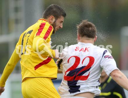 Fussball Regionalliga. SAK gegen KSV Amateure. Darijo Biscan, (SAK), Argzim Redzovic  (KSV). Welzenegg, am 3.11.2013.
Foto: Kuess
---
pressefotos, pressefotografie, kuess, qs, qspictures, sport, bild, bilder, bilddatenbank