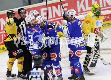 EBEL. Eishockey Bundesliga. EC VSV gegen UPC Vienna Capitals.  Torjubel Marco Pewal, Derek Ryan, John Hughes, Cole Jarrett (VSV). Villach, am 3.11.2013.
Foto: Kuess 


---
pressefotos, pressefotografie, kuess, qs, qspictures, sport, bild, bilder, bilddatenbank