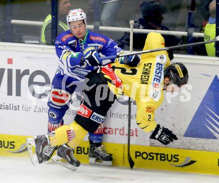 EBEL. Eishockey Bundesliga. EC VSV gegen UPC Vienna Capitals. Patrick Platzer,  (VSV), Peter Schweda (Caps). Villach, am 3.11.2013.
Foto: Kuess 


---
pressefotos, pressefotografie, kuess, qs, qspictures, sport, bild, bilder, bilddatenbank