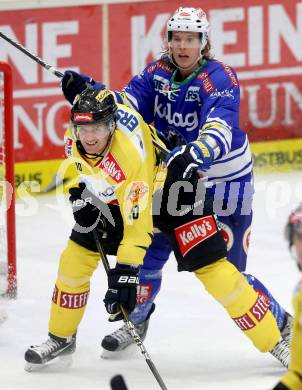 EBEL. Eishockey Bundesliga. EC VSV gegen UPC Vienna Capitals. Michael Forney, (VSV), Mark Matheson (Caps). Villach, am 3.11.2013.
Foto: Kuess 


---
pressefotos, pressefotografie, kuess, qs, qspictures, sport, bild, bilder, bilddatenbank