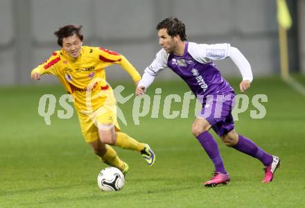 Fussball Regionalliga. SK Austria klagenfurt gegen KSV Amateure. Sandro Zakany, (Austria Klagenfurt), Kim Sunbin (KSV Amateure). Klagenfurt, 8.11.2013.
Foto: Kuess
---
pressefotos, pressefotografie, kuess, qs, qspictures, sport, bild, bilder, bilddatenbank