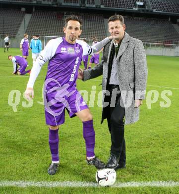 Fussball Regionalliga. SK Austria klagenfurt gegen KSV Amateure. Matthias Dollinger, Buergermeister Christian Scheider. Klagenfurt, 8.11.2013.
Foto: Kuess
---
pressefotos, pressefotografie, kuess, qs, qspictures, sport, bild, bilder, bilddatenbank