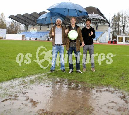 Fussball Regionalliga. VSV gegen Voecklamarkt. Spiel abgesagt. Michael Kirisits, Johannes Isopp, Christoph Cemernjak (VSV). Villach, am 9.11.2013.
Foto: Kuess
---
pressefotos, pressefotografie, kuess, qs, qspictures, sport, bild, bilder, bilddatenbank