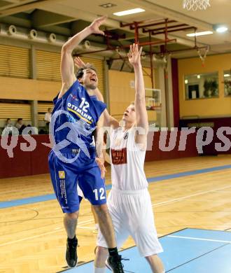 Basketball. 2. Bundesliga. Woerthersee Piraten gegen Radenthein. Paul Koroschitz, (Piraten), Peter GLEISSNER (Radenthein). Klagenfurt, am 16.11.2013.
Foto: Kuess
---
pressefotos, pressefotografie, kuess, qs, qspictures, sport, bild, bilder, bilddatenbank