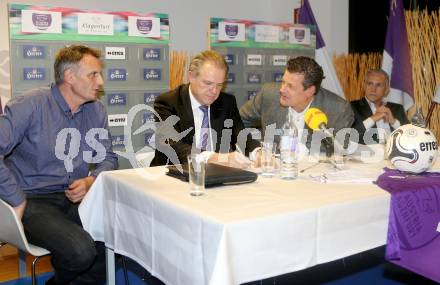 Fussball Regionalliga. Informationsveranstaltung die Zukunft der SK Austria Klagenfurt.  Stadtrat Gerhard Reinisch, Peter Svetits, Buergermeister Christian Scheider, Stadtrat Juergen Pfeiler. Klagenfurt, am 21.11.2013.
Foto: Kuess
---
pressefotos, pressefotografie, kuess, qs, qspictures, sport, bild, bilder, bilddatenbank