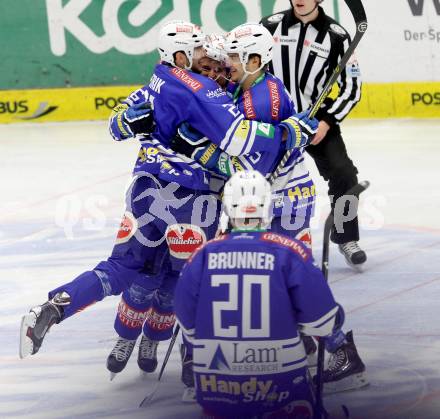 EBEL. Eishockey Bundesliga. EC VSV gegen HC TWK Innsbruck. Torjubel   Daniel Nageler, Benjamin Petrik, Stefan Bacher (VSV). Villach, am 22.11.2013.
Foto: Kuess 


---
pressefotos, pressefotografie, kuess, qs, qspictures, sport, bild, bilder, bilddatenbank