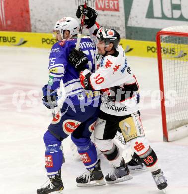 EBEL. Eishockey Bundesliga. EC VSV gegen HC TWK Innsbruck. Scott Hotham,  (VSV), Patrick Moessmer (Innsbruck). Villach, am 22.11.2013.
Foto: Kuess 


---
pressefotos, pressefotografie, kuess, qs, qspictures, sport, bild, bilder, bilddatenbank