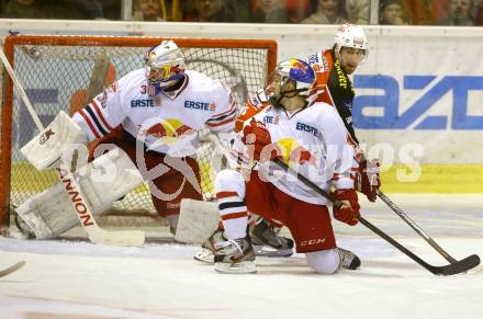 EBEL. Eishockey Bundesliga. KAC gegen EC Red Bull Salzburg. Martin Schumnig, (KAC),  Bernd Brueckler, Garrett Roe (Salzburg). Klagenfurt, am 22.11.2013
Foto: Kuess 

---
pressefotos, pressefotografie, kuess, qs, qspictures, sport, bild, bilder, bilddatenbank