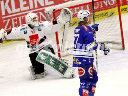 EBEL. Eishockey Bundesliga. EC VSV gegen HC TWK Innsbruck. torjubel Michael Forney,  (VSV), Patrick Machreich (Innsbruck). Villach, am 22.11.2013.
Foto: Kuess 


---
pressefotos, pressefotografie, kuess, qs, qspictures, sport, bild, bilder, bilddatenbank