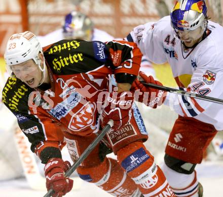 EBEL. Eishockey Bundesliga. KAC gegen EC Red Bull Salzburg. Mike Siklenka,  (KAC), Douglas Lynch (Salzburg). Klagenfurt, am 22.11.2013
Foto: Kuess 

---
pressefotos, pressefotografie, kuess, qs, qspictures, sport, bild, bilder, bilddatenbank