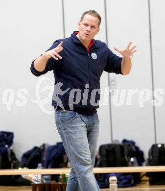 WVL. Women Volleyball League. Frauen Bundesliga. ATSC Wildcats gegen UVF Melk. Trainer Casar Joze (Wildcats). Klagenfurt, 23.11.2013.
Foto: Kuess
---
pressefotos, pressefotografie, kuess, qs, qspictures, sport, bild, bilder, bilddatenbank