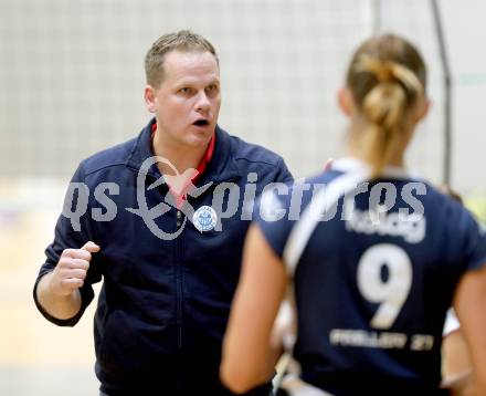 WVL. Women Volleyball League. Frauen Bundesliga. ATSC Wildcats gegen UVF Melk. Trainer Casar Joze (Wildcats). Klagenfurt, 23.11.2013.
Foto: Kuess
---
pressefotos, pressefotografie, kuess, qs, qspictures, sport, bild, bilder, bilddatenbank