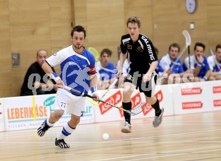 Floorball Bundesliga. VSV Unihockey gegen TVZ Wikings Zell am See. Daniel Raab,  (VSV), Matthias Maczek (Zell am See). Villach, am 24.11.2013.
Foto: Kuess
---
pressefotos, pressefotografie, kuess, qs, qspictures, sport, bild, bilder, bilddatenbank