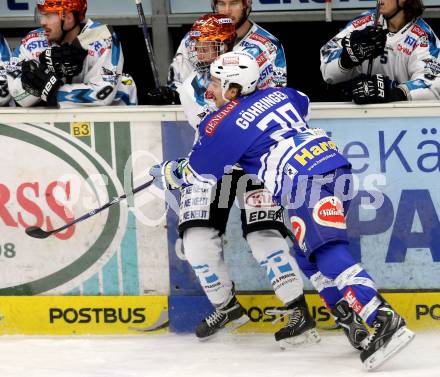 EBEL. Eishockey Bundesliga. EC VSV gegen EHC LIWEST Linz. Marius Goehringer, (VSV), Stefan Gaffal  (Linz). Villach, am 24.11.2013.
Foto: Kuess 


---
pressefotos, pressefotografie, kuess, qs, qspictures, sport, bild, bilder, bilddatenbank