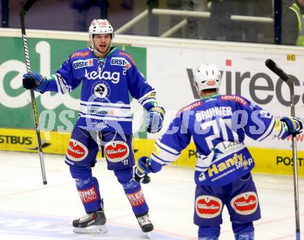 EBEL. Eishockey Bundesliga. EC VSV gegen EHC LIWEST Linz. Torjubel Benjamin Petrik, Nico Brunner (VSV). Villach, am 24.11.2013.
Foto: Kuess 


---
pressefotos, pressefotografie, kuess, qs, qspictures, sport, bild, bilder, bilddatenbank