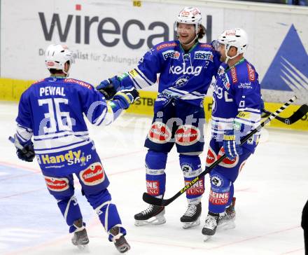 EBEL. Eishockey Bundesliga. EC VSV gegen EHC LIWEST Linz. Torjubel John Hughes, Gerhard Unterluggauer, Marco Pewal (VSV). Villach, am 24.11.2013.
Foto: Kuess 


---
pressefotos, pressefotografie, kuess, qs, qspictures, sport, bild, bilder, bilddatenbank