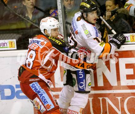 EBEL. Eishockey Bundesliga. KAC gegen Moser Medical Graz 99ers. Florian Iberer,  (KAC), Manuel Ganahl (Graz). Klagenfurt, am 1.12.2013
Foto: Kuess 

---
pressefotos, pressefotografie, kuess, qs, qspictures, sport, bild, bilder, bilddatenbank