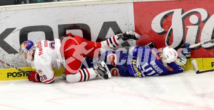 EBEL. Eishockey Bundesliga. EC VSV gegen EC Red Bull Salzburg. FRASER Curtis (VSV), BOIVIN Michael (Salzburg). Villach, am 1.12.2013.
Foto: Kuess 


---
pressefotos, pressefotografie, kuess, qs, qspictures, sport, bild, bilder, bilddatenbank