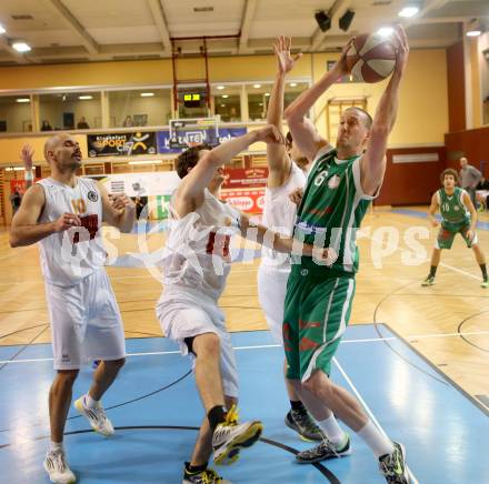 Basketball 2. Bundesliga. Woerthersee Piraten gegen BK Mattersburg Rocks. Martin Breithuber (Piraten),  Corey Hallet (Mattersburg). Klagenfurt, am 30.11.2013.
Foto: Kuess
---
pressefotos, pressefotografie, kuess, qs, qspictures, sport, bild, bilder, bilddatenbank