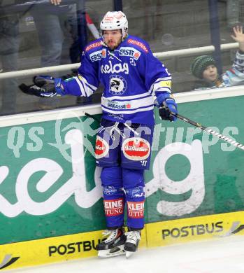 EBEL. Eishockey Bundesliga. EC VSV gegen EC Red Bull Salzburg. torjubel PETRIK Benjamin (VSV). Villach, am 1.12.2013.
Foto: Kuess 


---
pressefotos, pressefotografie, kuess, qs, qspictures, sport, bild, bilder, bilddatenbank