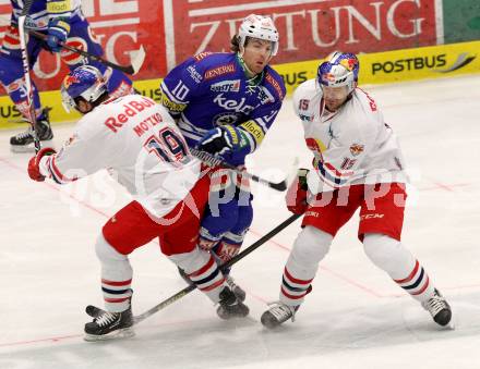 EBEL. Eishockey Bundesliga. EC VSV gegen EC Red Bull Salzburg. MCBRIDE Brock (VSV), MOTZKO Joe, LATUSA Manuel (Salzburg). Villach, am 1.12.2013.
Foto: Kuess 


---
pressefotos, pressefotografie, kuess, qs, qspictures, sport, bild, bilder, bilddatenbank