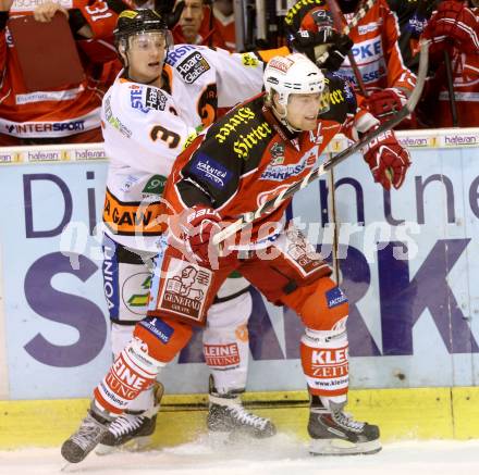 EBEL. Eishockey Bundesliga. KAC gegen Moser Medical Graz 99ers. Markus Pirmann, (KAC), Andreas Wiedergut  (Graz). Klagenfurt, am 1.12.2013
Foto: Kuess 

---
pressefotos, pressefotografie, kuess, qs, qspictures, sport, bild, bilder, bilddatenbank