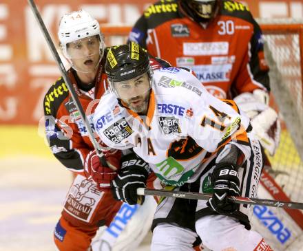 EBEL. Eishockey Bundesliga. KAC gegen Moser Medical Graz 99ers. Johannes Reichel,  (KAC), Guillaume Lefebvre (Graz).. Klagenfurt, am 1.12.2013
Foto: Kuess 

---
pressefotos, pressefotografie, kuess, qs, qspictures, sport, bild, bilder, bilddatenbank