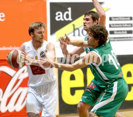 Basketball 2. Bundesliga. Woerthersee Piraten gegen BK Mattersburg Rocks. Daniel Gspandl (Piraten), Wolfgang Traeger, Jan Nicoli (Mattersburg). Klagenfurt, am 30.11.2013.
Foto: Kuess
---
pressefotos, pressefotografie, kuess, qs, qspictures, sport, bild, bilder, bilddatenbank