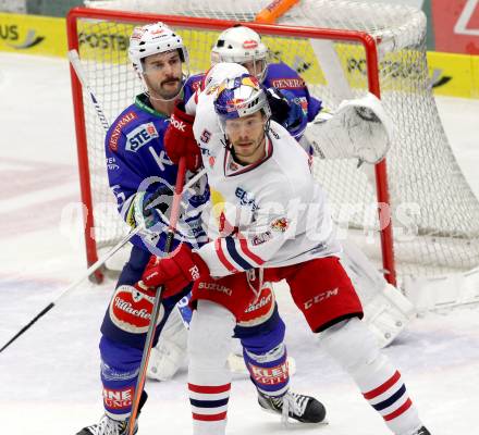 EBEL. Eishockey Bundesliga. EC VSV gegen EC Red Bull Salzburg. HOTHAM Scott (VSV), RAFFL Thomas (Salzburg). Villach, am 1.12.2013.
Foto: Kuess 


---
pressefotos, pressefotografie, kuess, qs, qspictures, sport, bild, bilder, bilddatenbank