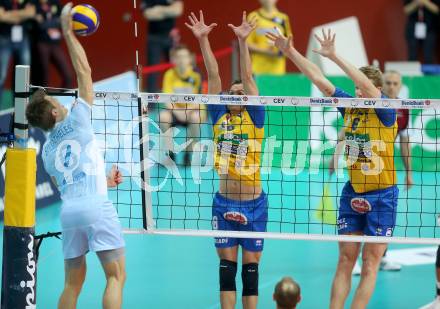 Volleyball Champions League. SK Posijilnica Aich/Dob gegen Zenit Kazan. Rok Satler, Peter Wohlfahrtstaetter (Aich/Dob). Klagenfurt, am 3.12.2013.
Foto: Kuess
---
pressefotos, pressefotografie, kuess, qs, qspictures, sport, bild, bilder, bilddatenbank