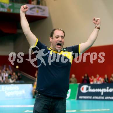 Volleyball Champions League. SK Posijilnica Aich/Dob gegen Zenit Kazan. Jubel Manager Martin Micheu (Aich/Dob). Klagenfurt, am 3.12.2013.
Foto: Kuess
---
pressefotos, pressefotografie, kuess, qs, qspictures, sport, bild, bilder, bilddatenbank