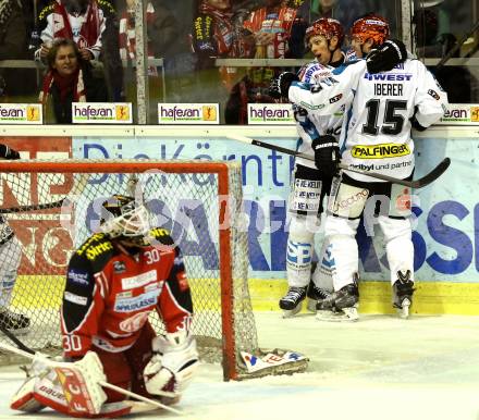 EBEL. Eishockey Bundesliga. KAC gegen EHC LIWEST Linz. Torjubel Matthias Iberer, Gregor Baumgartner (Linz). Klagenfurt, am 3.12.2013
Foto: Kuess 

---
pressefotos, pressefotografie, kuess, qs, qspictures, sport, bild, bilder, bilddatenbank