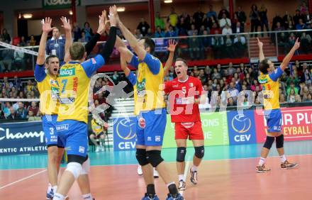 Volleyball Champions League. SK Posijilnica Aich/Dob gegen Zenit Kazan. Jubel (Aich/Dob). Klagenfurt, am 3.12.2013.
Foto: Kuess
---
pressefotos, pressefotografie, kuess, qs, qspictures, sport, bild, bilder, bilddatenbank