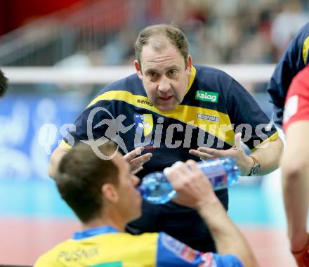 Volleyball Champions League. SK Posijilnica Aich/Dob gegen Zenit Kazan. Manager Martin Micheu (Aich/Dob). Klagenfurt, am 3.12.2013.
Foto: Kuess
---
pressefotos, pressefotografie, kuess, qs, qspictures, sport, bild, bilder, bilddatenbank