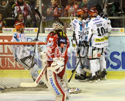 EBEL. Eishockey Bundesliga. KAC gegen EHC LIWEST Linz. Torjubel Matthias Iberer, Gregor Baumgartner, Daniel Oberkofler (Linz). Klagenfurt, am 3.12.2013
Foto: Kuess 

---
pressefotos, pressefotografie, kuess, qs, qspictures, sport, bild, bilder, bilddatenbank