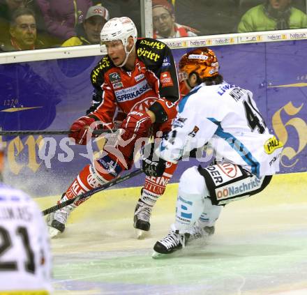 EBEL. Eishockey Bundesliga. KAC gegen EHC LIWEST Linz. Mike Siklenka(KAC), Curtis Murphy (Linz). Klagenfurt, am 3.12.2013
Foto: Kuess 

---
pressefotos, pressefotografie, kuess, qs, qspictures, sport, bild, bilder, bilddatenbank