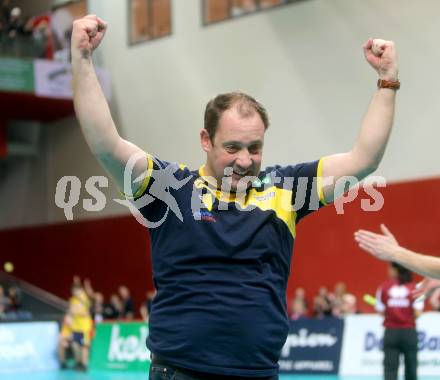 Volleyball Champions League. SK Posijilnica Aich/Dob gegen Zenit Kazan. Jubel Manager Martin Micheu (Aich/Dob). Klagenfurt, am 3.12.2013.
Foto: Kuess
---
pressefotos, pressefotografie, kuess, qs, qspictures, sport, bild, bilder, bilddatenbank