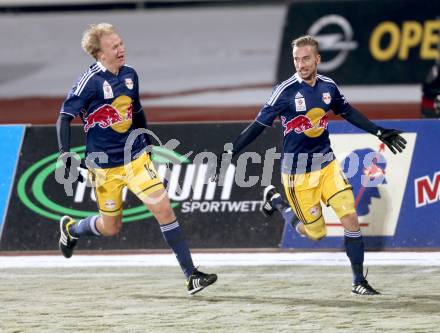 Fussball Bundesliga. RZ Pellets WAC gegen FC Red Bull Salzburg. Torjubel Dusan Svento, Havard Nielsen (Salzburg). Wolfsberg, 4.12.2013.
Foto: Kuess

---
pressefotos, pressefotografie, kuess, qs, qspictures, sport, bild, bilder, bilddatenbank