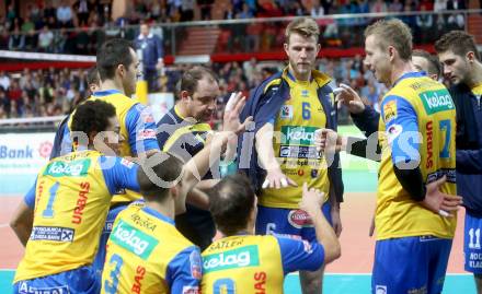 Volleyball Champions League. SK Posijilnica Aich/Dob gegen Zenit Kazan. Valdir Sequeira, Manager Martin Micheu, Peter Wohlfahrtstaetter, Stanislaw Wawrzynczyk (Aich/Dob). Klagenfurt, am 3.12.2013.
Foto: Kuess
---
pressefotos, pressefotografie, kuess, qs, qspictures, sport, bild, bilder, bilddatenbank