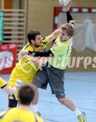 Handball Bundesliga. HC Kaernten gegen UHC Hollabrunn. Anze Kljajic (HCK),  Josip Simonic (Hollabrunn). Viktring, am 30.11.2013.
Foto: Kuess
---
pressefotos, pressefotografie, kuess, qs, qspictures, sport, bild, bilder, bilddatenbank